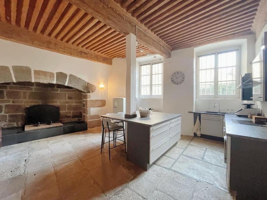 Logis Du Chandelier Le Puy-en-Velay المظهر الخارجي الصورة